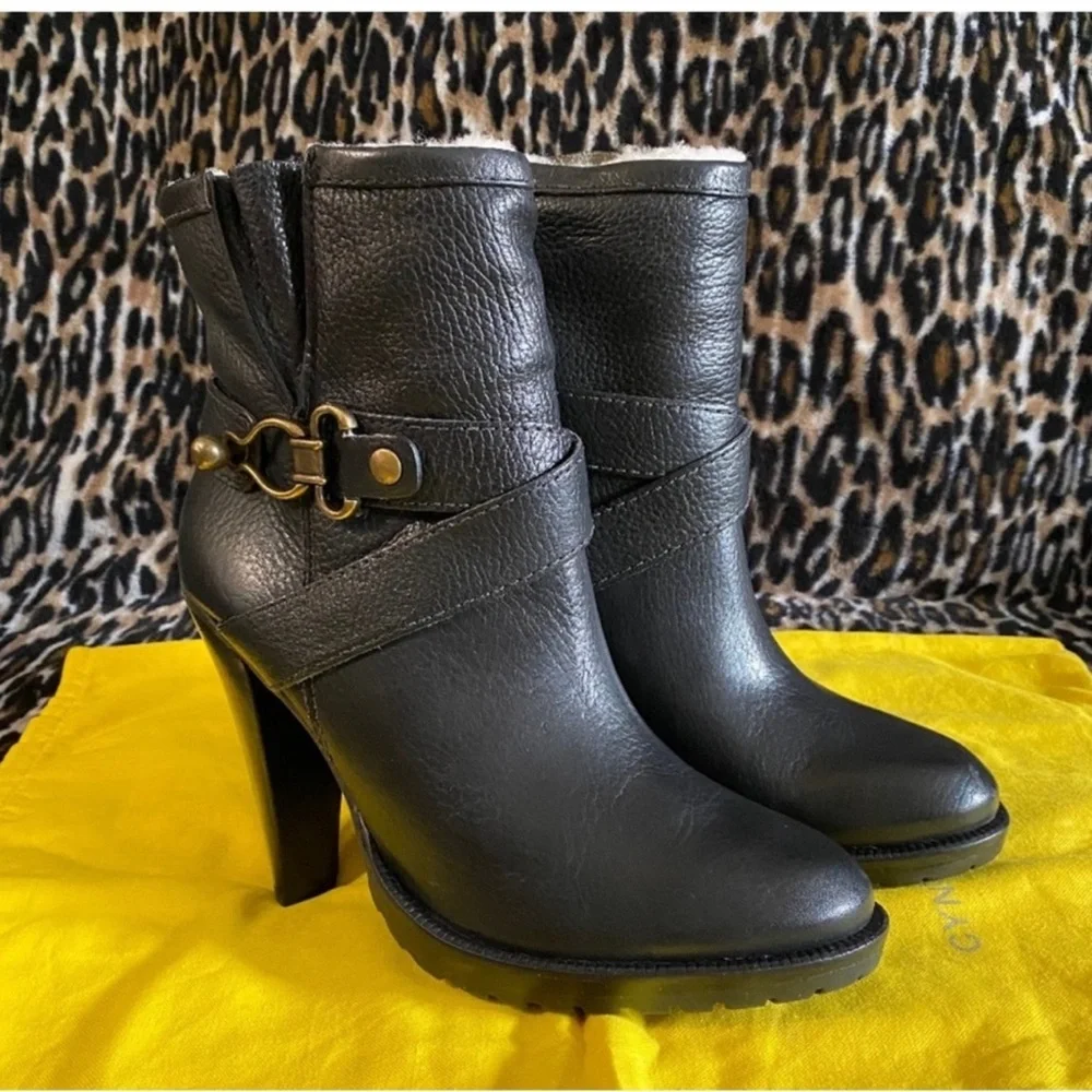 Cynthia Vincent Black Leather Booties - Picture 1 of 10